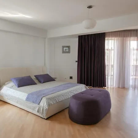 Athos Hotel